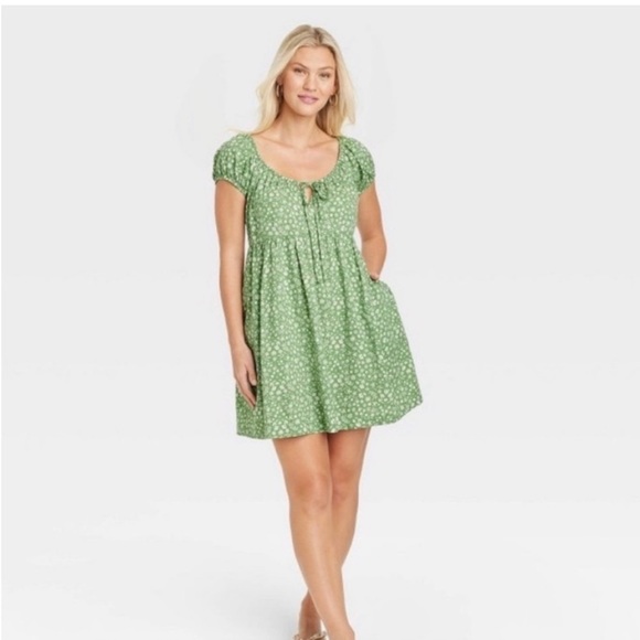 Universal Thread Dresses & Skirts - Universal Thread Light Green and White Floral Babydoll Cottagecore Mini Dress
